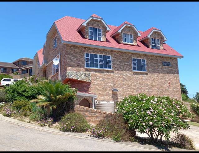4 BEDROOM HOUSE FOR SALE IN ASTON BAY